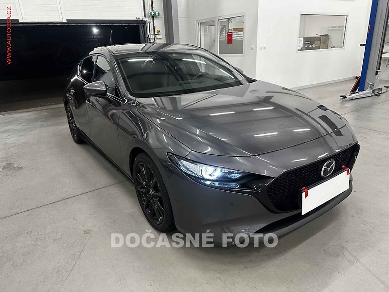 Mazda 3 (2021) 2.0i 4x4, 1.maj,ČR, LED - fotka 1 z 3