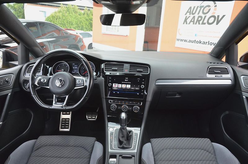Volkswagen Golf (2017) 1.6 TDi 85kW DSG R-LINE HighL. - fotka 25 z 44