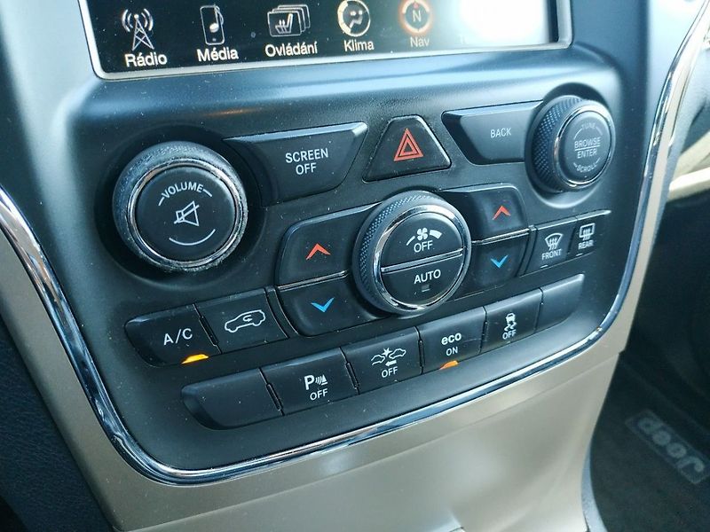 Jeep Grand Cherokee 3.6 V6 Overland, CZ, SERVIS, T - fotka 21 z 32