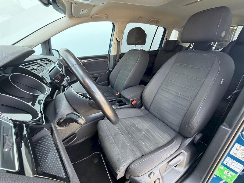 Volkswagen Touran (2019) 1.5 TSI 110kW R-LINE Comfort - fotka 6 z 35