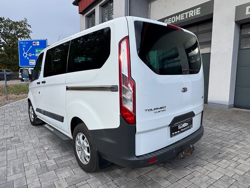 Ford Tourneo Custom (2013) 2.2 TDCi Trend, 8míst - fotka 7 z 30