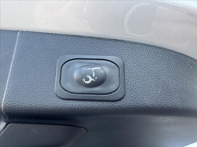 Ford Focus 2,0 TDCi Active - fotka 8 z 22
