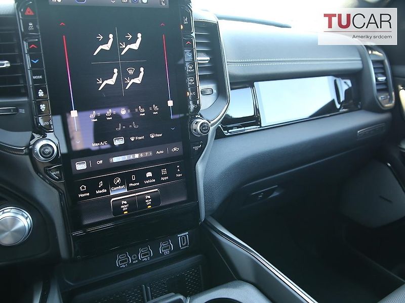 Dodge RAM (2026) 1500 Laramie 5.7 V8 HEMI 2026 - fotka 22 z 41