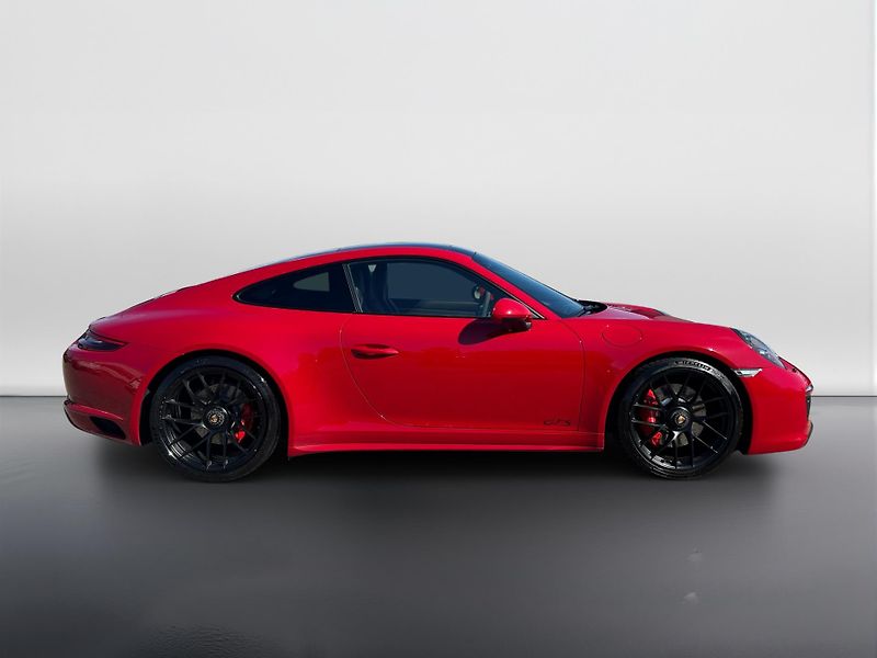 Porsche 911 Carrera 4 GTS Coupe - fotka 5 z 29