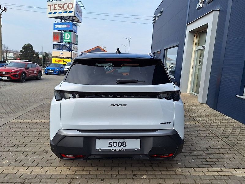 Peugeot 5008 (2026) GT Hybrid 145 e-DCS6 - fotka 4 z 21