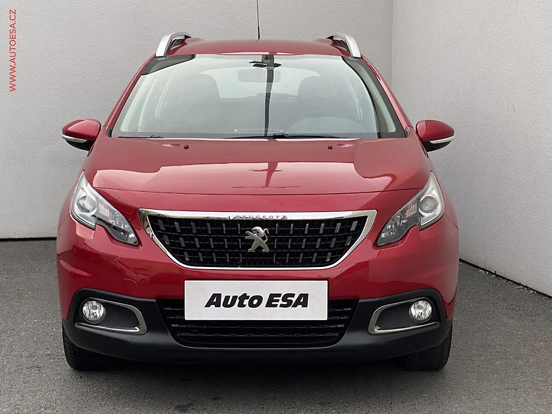 Peugeot 2008 (2017) 1.2 PT, ČR, Active, AT - fotka 2 z 20
