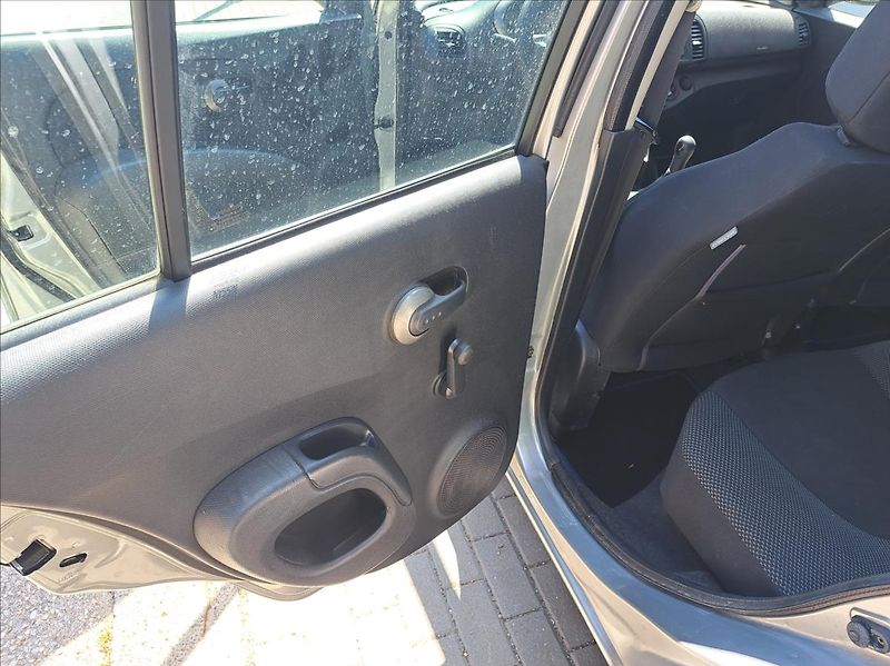 Nissan Micra 1,2 i Visia - fotka 30 z 40