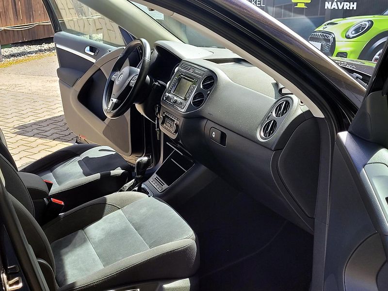 Volkswagen Tiguan 2,0 TDi DSG 4motion SERV.KNÍŽK - fotka 21 z 41