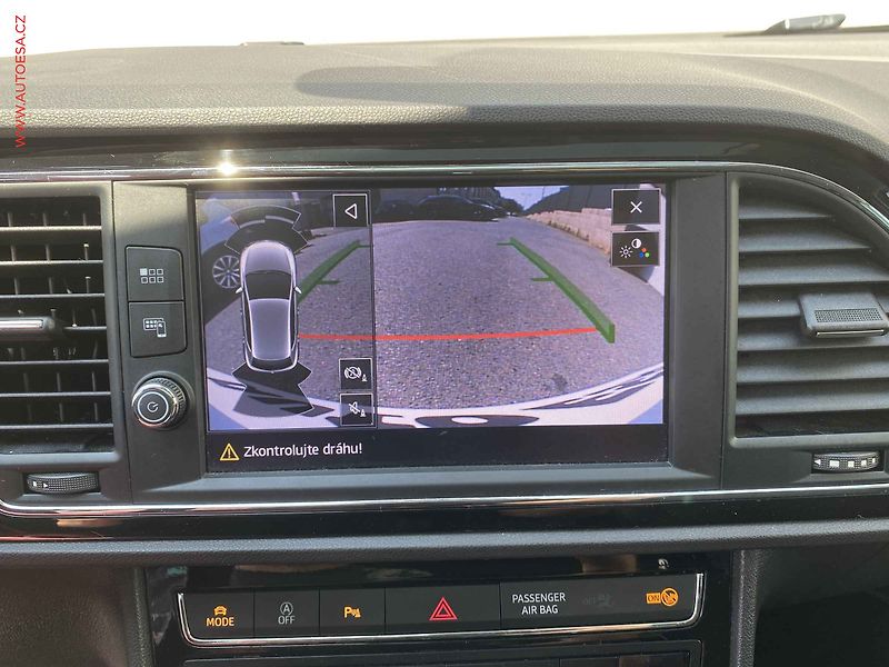 Seat Leon (2019) 1.5 TSi, FR, DSG, LED, panor - fotka 17 z 19