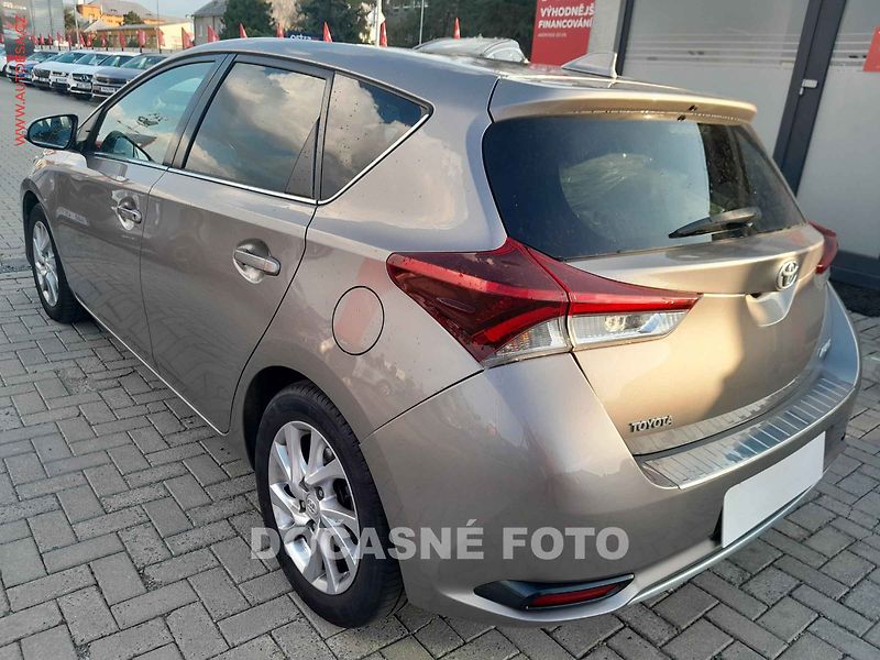 Toyota Auris (2015) 1.6vvti, ČR, autoAC - fotka 2 z 3