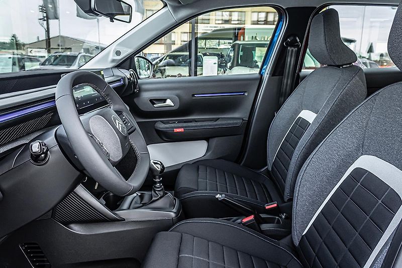 Citroën C3 (2026) 1,2 PLUS Turbo 100k Manual - fotka 12 z 17