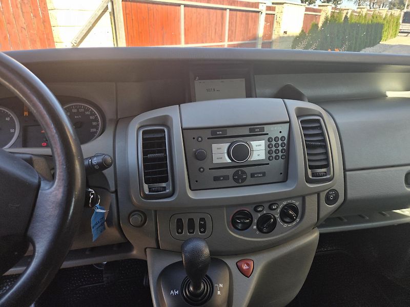 Opel Vivaro 2.0CDTI 84kw 8Míst - fotka 11 z 33