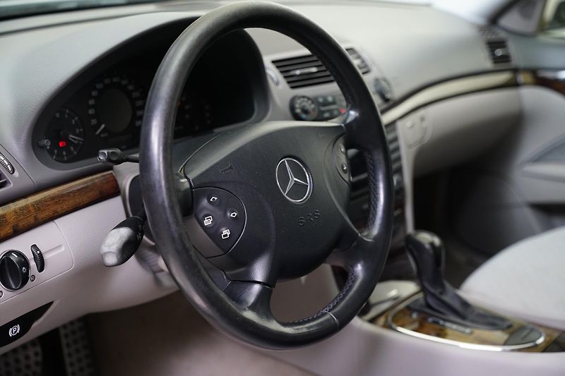 Mercedes-Benz Třídy E - fotka 14 z 24