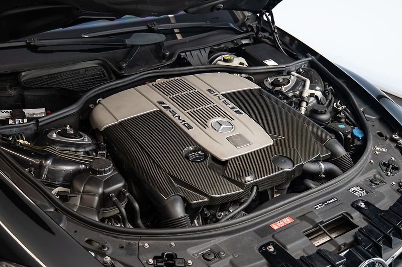 Mercedes-Benz CL V12/Nappa/HarmanKardon/Karbon/ - fotka 20 z 24