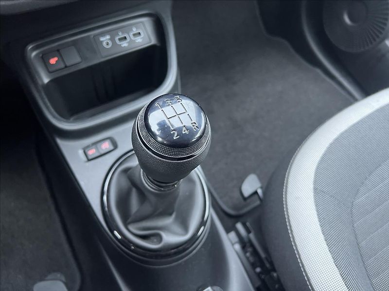 Renault Twingo 1,0 i,Navi,Výhřev sed., - fotka 20 z 24