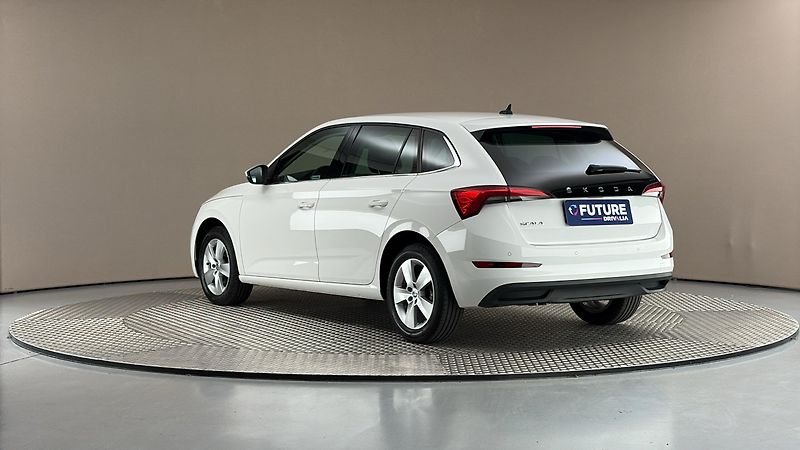 Škoda Scala 1.5 TSI DSG Style - fotka 2 z 26