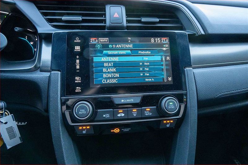 Honda Civic (2017) 1.0 VTEC Turbo, Serv.kniha - fotka 12 z 18