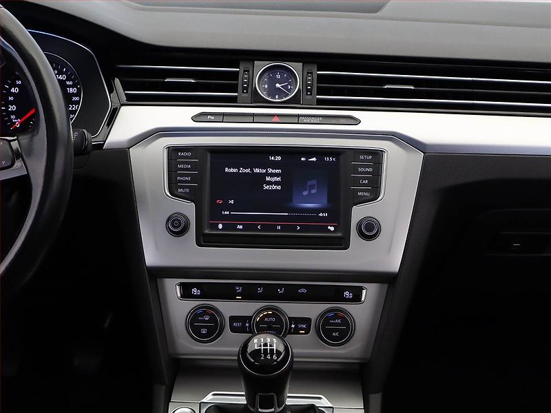 Volkswagen Passat (2015) Comfortline 2.0 TDI - fotka 10 z 20