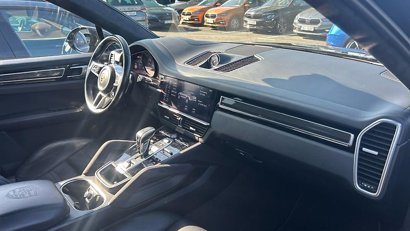 Porsche Cayenne Coupe S 324 KW - fotka 23 z 27