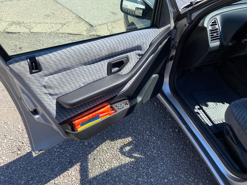 Peugeot 306 (1995) ST, 1.8 74kW, Automat - fotka 11 z 20