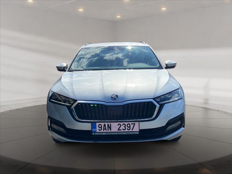 Škoda Octavia 2,0 TDI Ambition 4x4 DSG - fotka 2 z 11