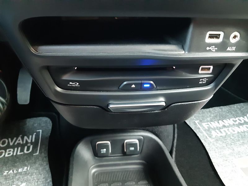 Chrysler Pacifica (2019) 3,6L V6 Hybrid,Plus, DVD,tažné - fotka 30 z 38