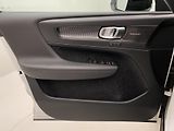 Volvo XC40 D4 AWD R-DESIGN AUT  - náhled 7