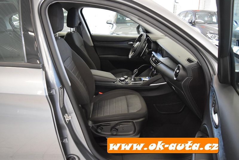 Alfa Romeo Stelvio 2.2 JTD Q4 SPORT 150 kW - DPH - fotka 15 z 60