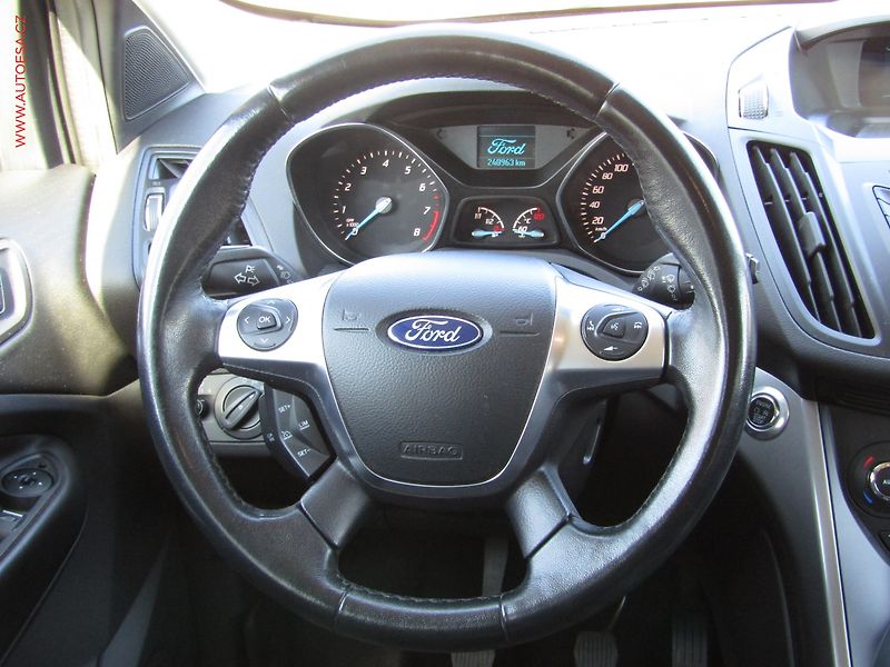 Ford Kuga (2015) 1.5EB, ČR, Xenon, kůže - fotka 12 z 19