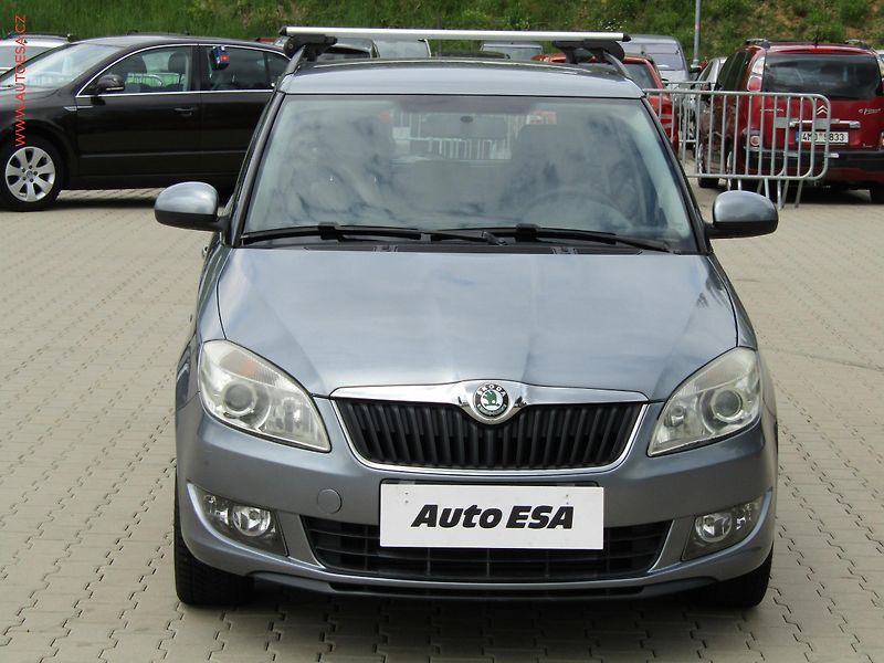 Škoda Fabia (2012) 1.6 TDi, AC - fotka 2 z 17