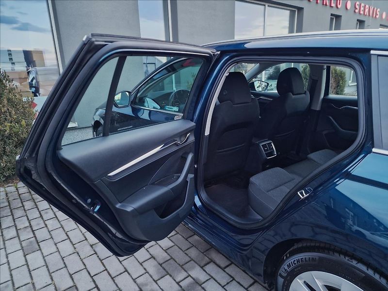 Škoda Octavia 2.0 TDi Style,původ ČR,1.Maj. - fotka 18 z 50