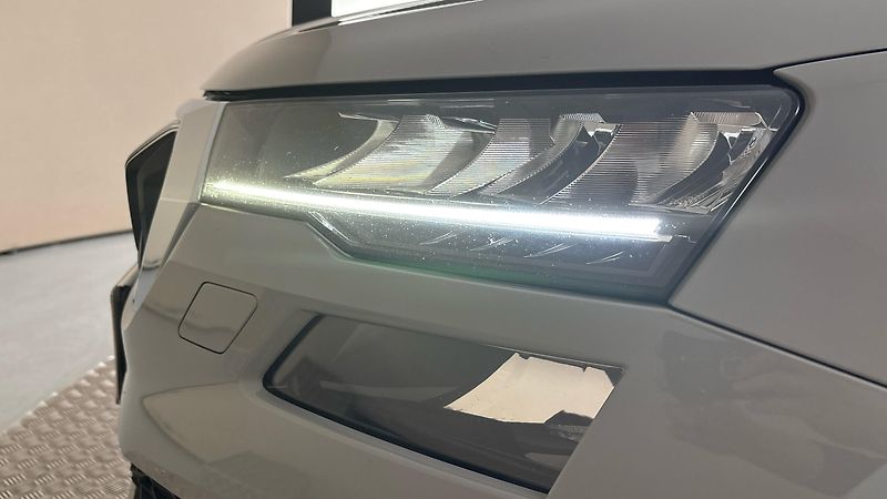 Škoda Karoq 2.0 TDI DSG 4x4 Style - fotka 18 z 26