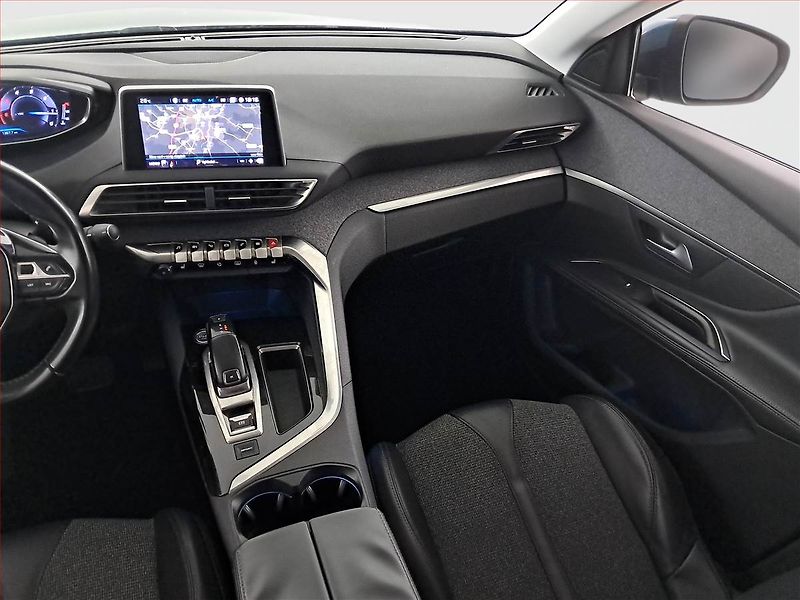Peugeot 5008 (2017) 1.6 BlueHDi, Automat, 7 míst - fotka 8 z 17