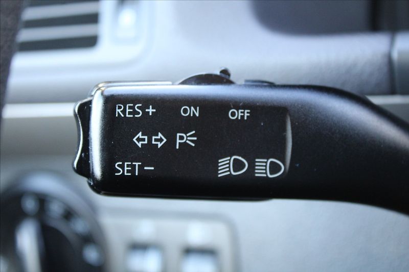 Volkswagen Touran 1,9 TDI  KLIMATIZACE,TEMPOMAT - fotka 13 z 29