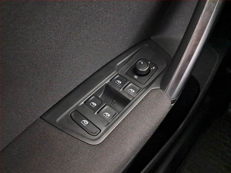Volkswagen Tiguan (2018) 1.4 TSI, Navi, Park. senzory - fotka 16 z 16