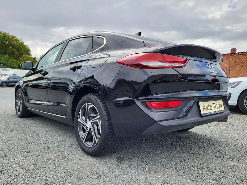 Hyundai i30 FASTBACK 1.5 T-GDI mHEV 118kW - fotka 41 z 47