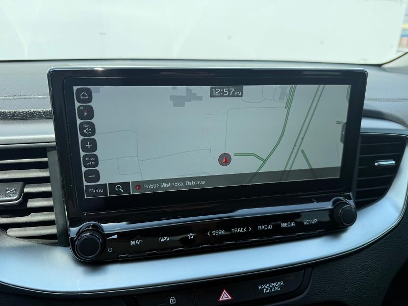 Kia Ceed 1.5 T-GDi 7DCT TOP - fotka 19 z 27