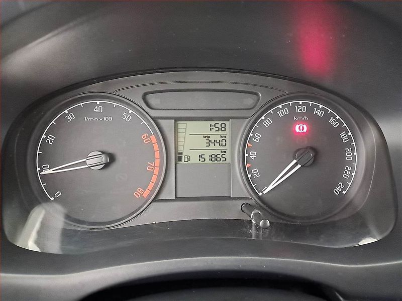 Škoda Fabia (2008) 1.2, po STK, levný provoz - fotka 11 z 14