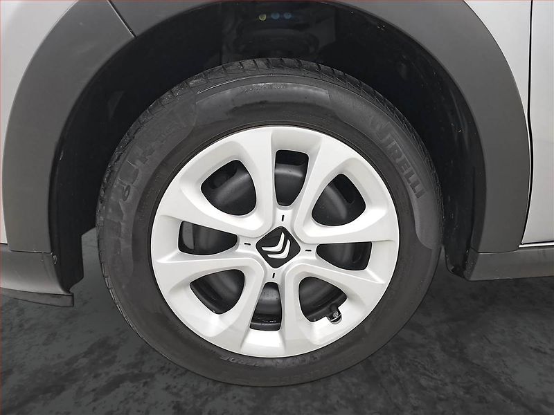 Citroën C3 (2021) 1.5 BlueHDi, Tempomat - fotka 15 z 17