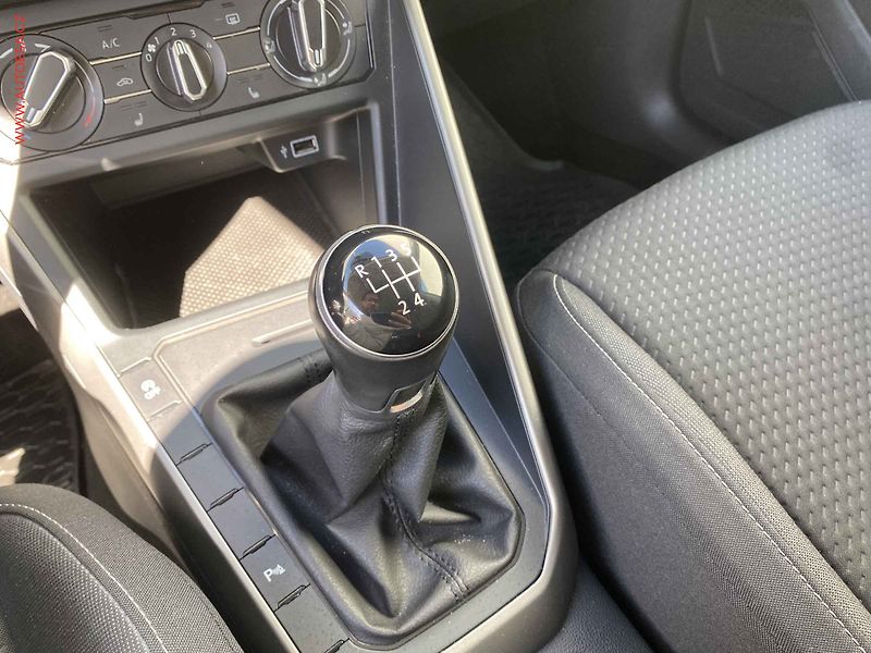 Volkswagen Polo (2018) 1.0i, Comfortline, park. - fotka 16 z 17