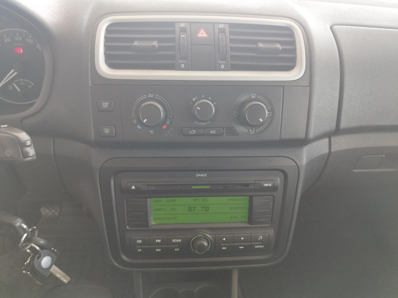 Škoda Roomster (2009) 1,6I,77KW,KLIMA,ALU SE.KNIHA - fotka 23 z 29