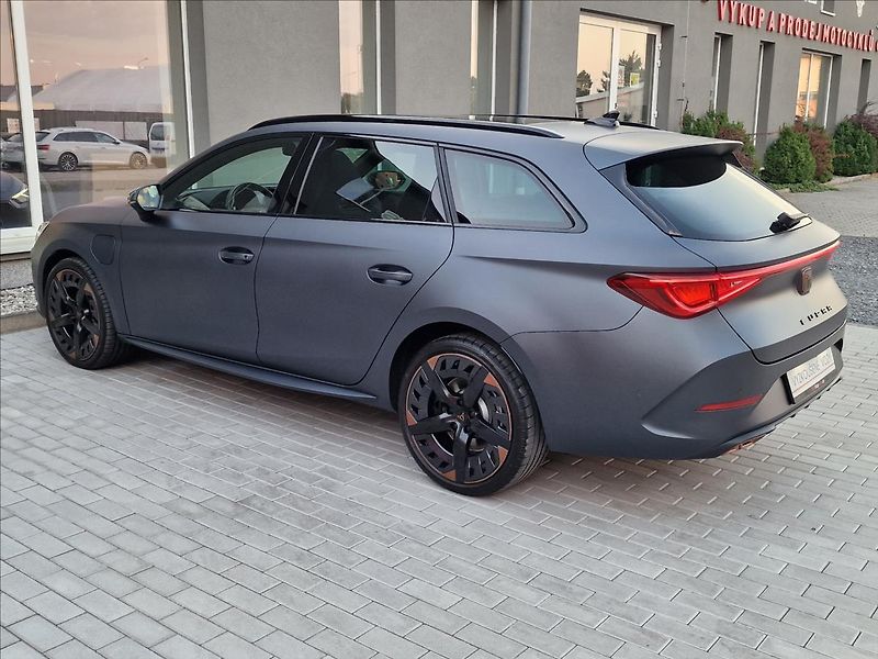 Cupra Leon 1.4TSI e-HYBRID 180kW DSG ST - fotka 7 z 50