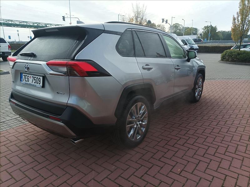 Toyota RAV4 2,5 Executive - fotka 4 z 21