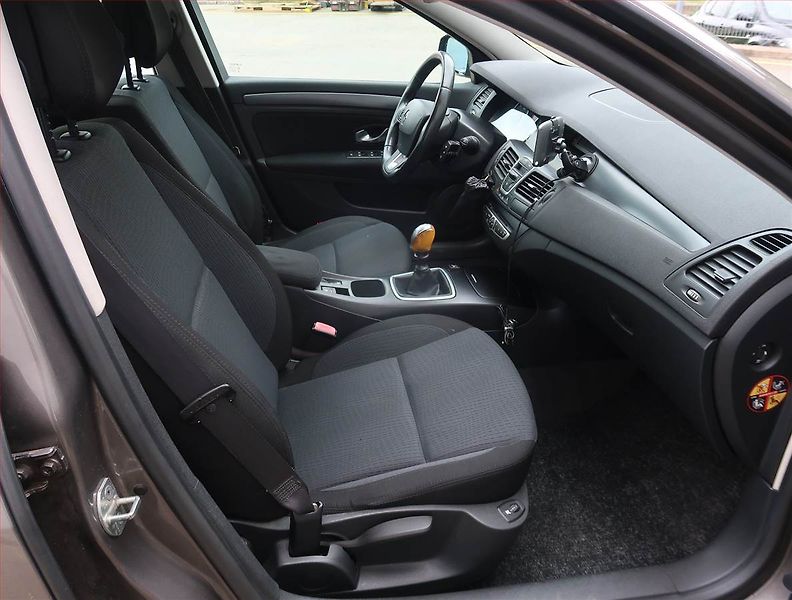 Renault Laguna (2008) 2.0 16V, LPG, po STK, Tažné - fotka 9 z 18