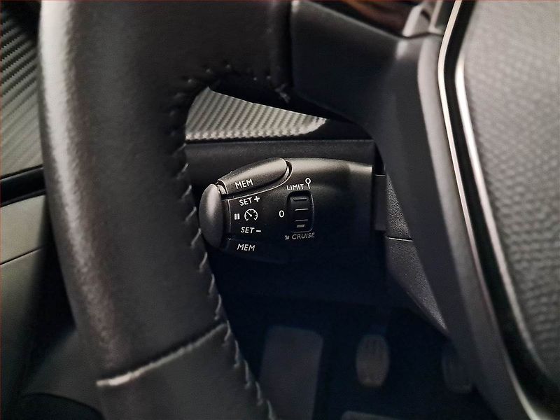 Peugeot 2008 (2022) 1.2 PureTech, ČR,1.maj - fotka 19 z 20