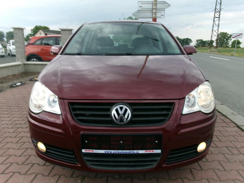 Volkswagen Polo (2006) 1,4 16V COMFORT AC ISOFIX - fotka 3 z 26