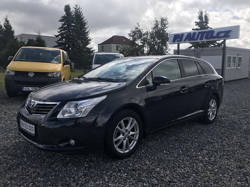 Toyota Avensis 1.8 í 108 KW,KOMBI,KLIMA... - fotka 2 z 18