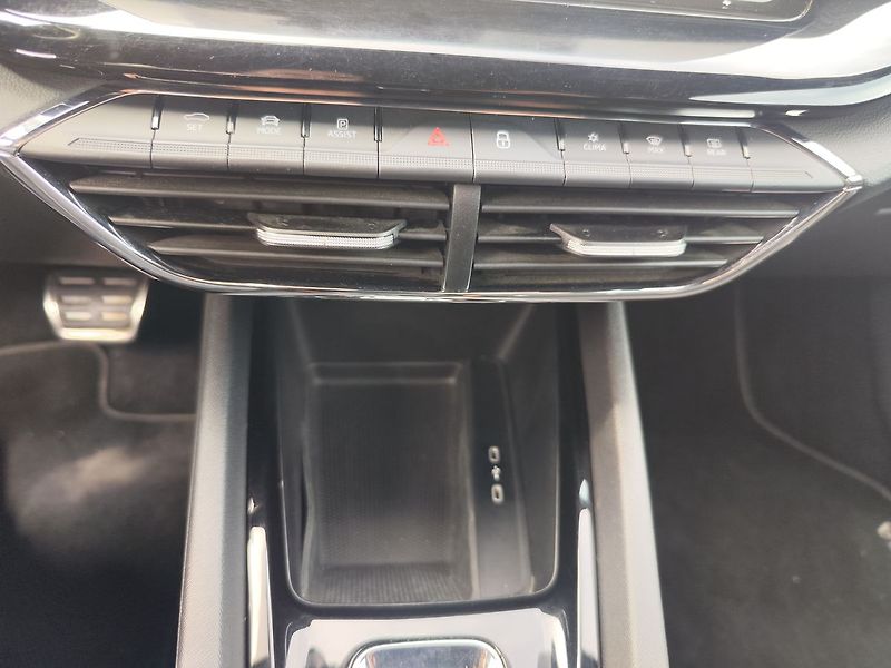 Škoda Octavia 1.5 TSI/110kW e-TEC Style DSG - fotka 26 z 37