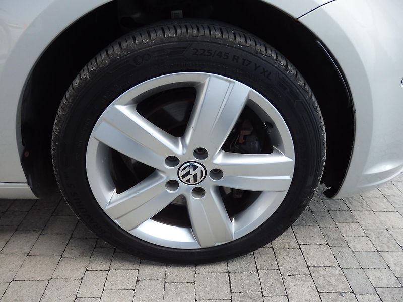 Volkswagen Touran 1.4 TSI 103 kW DIGI. KLIMA,ESP - fotka 12 z 13