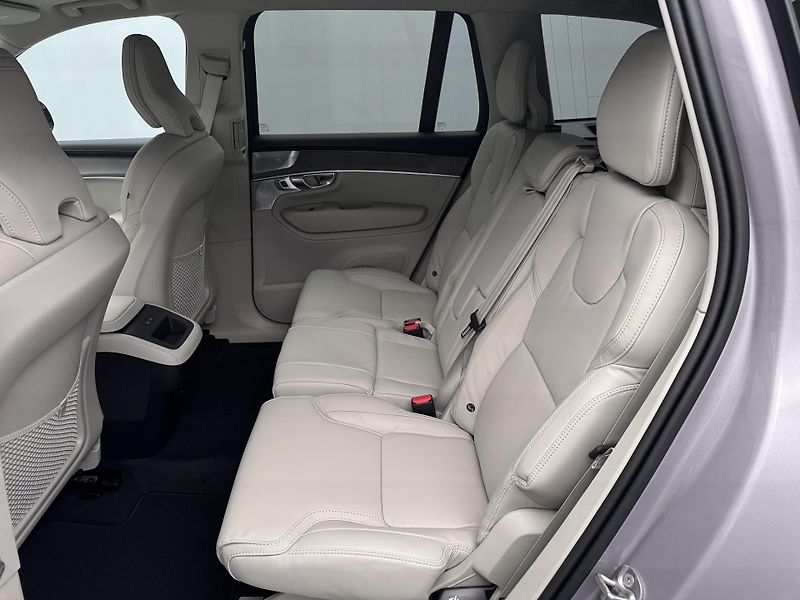 Volvo XC90 (2026) B5 AWD AUT DARK PLUS 7-míst - fotka 6 z 25